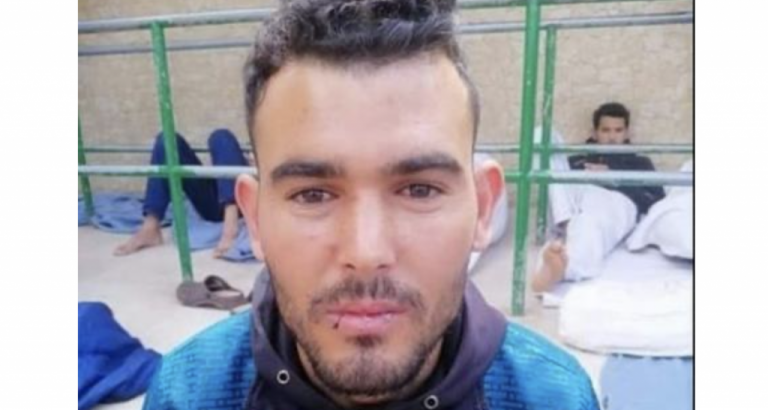 Los 600 inmigrantes de Túnez en Melilla hacen huelga de hambre para exigir su traslado a la Península