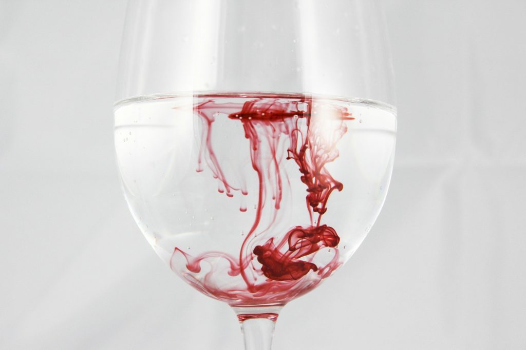 a glass of 210631 1920 Moncloa