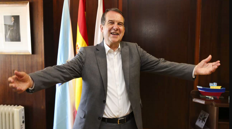 Abel Caballero reivindica la idea de hacer «cuadrículas» en las playas y lo plantea para las de Vigo