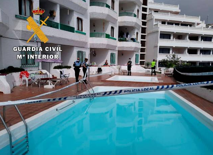 Denunciadas varias personas por celebrar una fiesta en plena cuarentena 1 Moncloa La Guardia Civil denuncia a varias personas por celebrar una fiesta en una piscina comunitaria de Gran Canaria