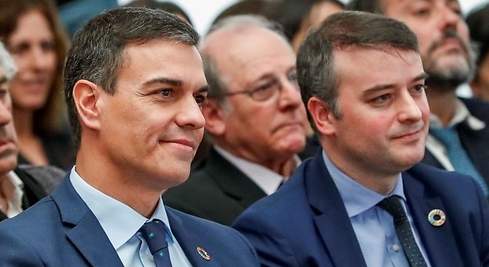 Iván Redondo junto a Pedro Sánchez.