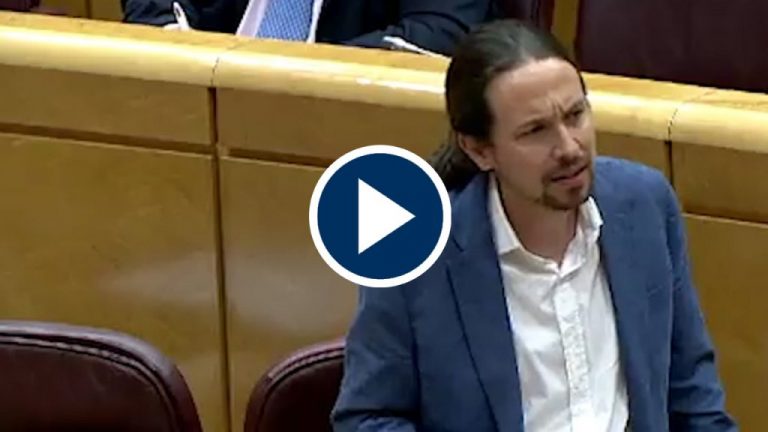 Iglesias acusa a Sáenz de Santamaría de «amedrentar a periodistas» Iglesias acusa a Sáenz de Santamaría de «amedrentar a periodistas»