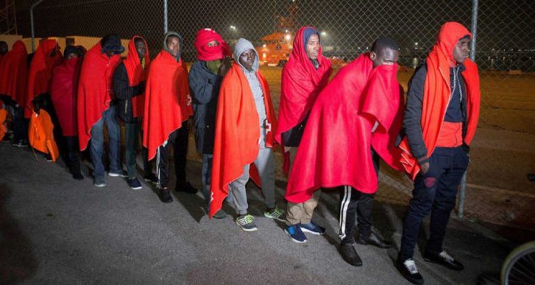 Los policías advierten que Extranjería colapsará por la regularización masiva de inmigrantes