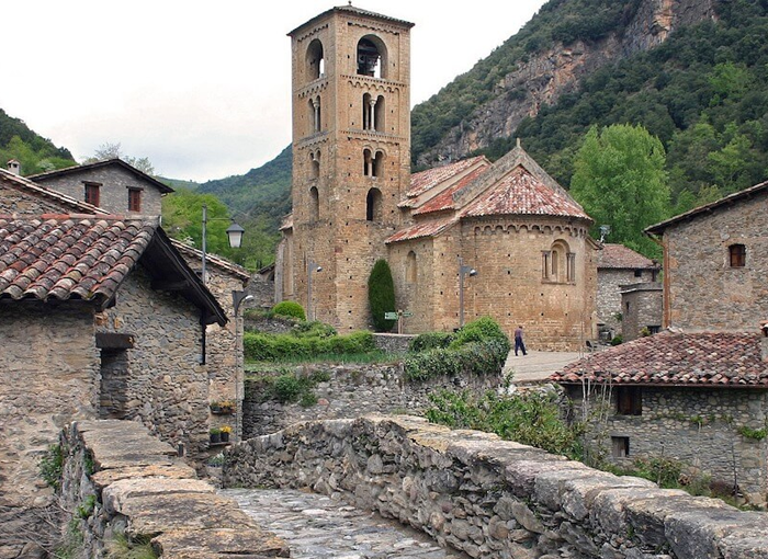 BEGET, UNO DE LOS PUEBLOS MEDIEVALES MÁS BONITOS DE CATALUNYA