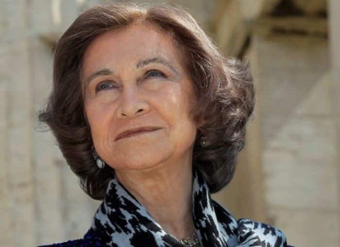 LA REINA SOFÍA, SOLA EN UNA FIESTA FAMILIAR SOLA EN UNA FIESTA FAMILIAR