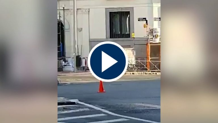 La Policía detiene a un hombre por dejar una mochila en el metro de Madrid en la que simulaba llevar explosivos. La Policía detiene a un hombre por dejar una mochila en el metro de Madrid en la que simulaba llevar explosivos.