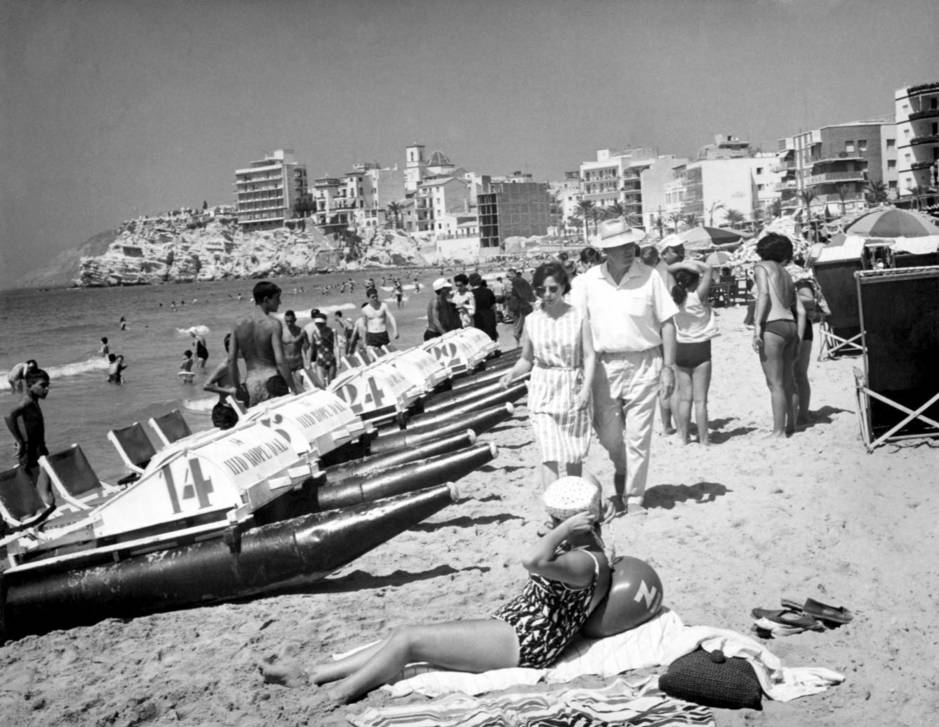 Cuando en España se llevaba el estar de ‘rodríguez’ 1 Moncloa turismo espana 60