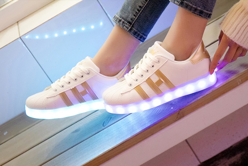 Aliexpress: 10 zapatillas deportivas geniales por menos de 20 euros 10 Moncloa zapatillas LED