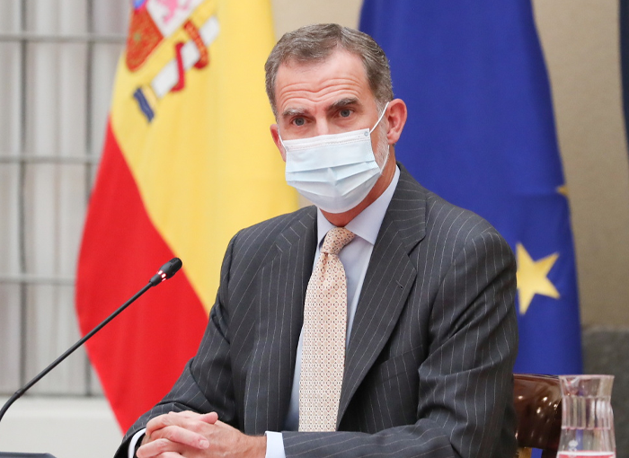 CORRECIONES A LA REINA LETIZIA