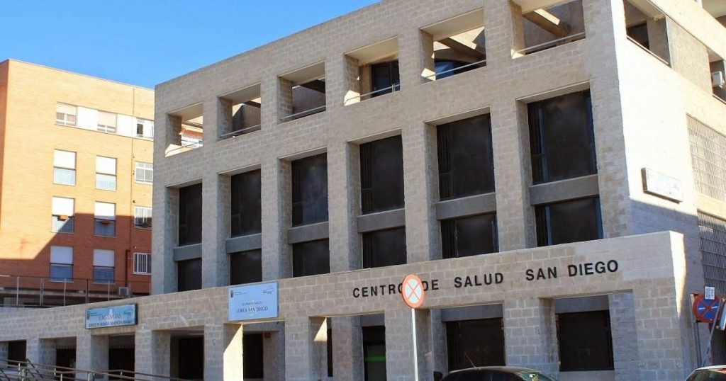 El alto índice de contagios mantiene 35 centros de salud de Murcia en nivel rojo