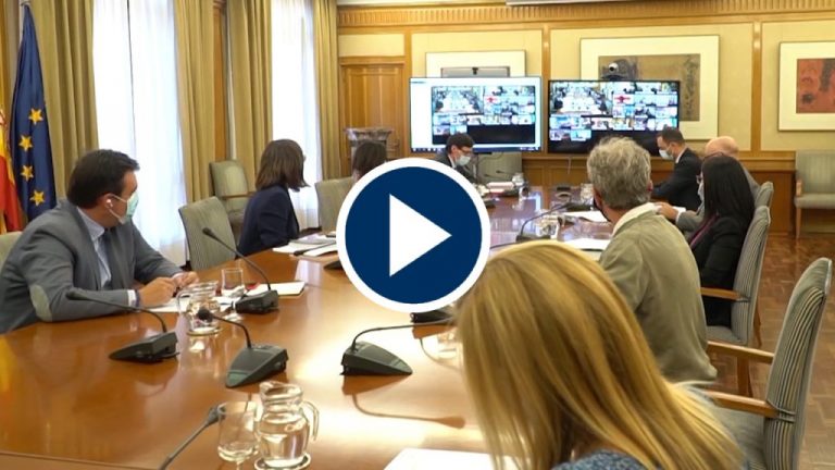 Moncloa da 48 horas para que la restricción de movilidad sea obligatoria