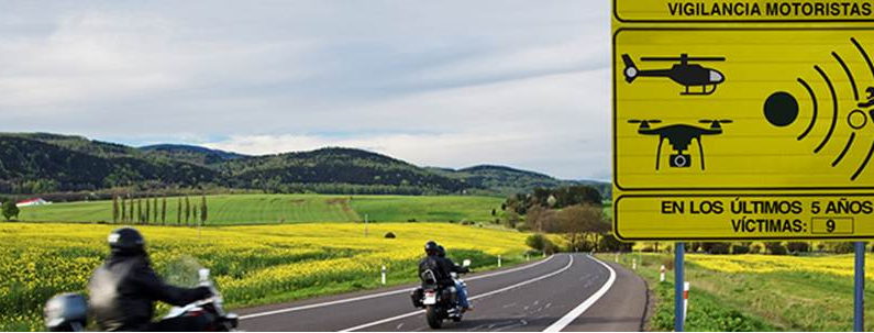 Atención motoristas: las nuevas señales de la DGT para alertar del peligro 1 Moncloa tramos-dgt-motos