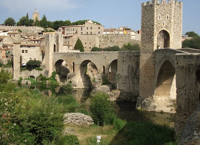 BESALÚ (GIRONA), UNO DE LOS MEJORES CONJUNTOS MEDIEVALES PARA LONELY PLANET