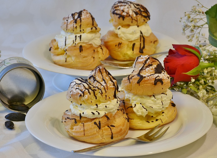 ELABORACIÓN DE LOS PROFITEROLES