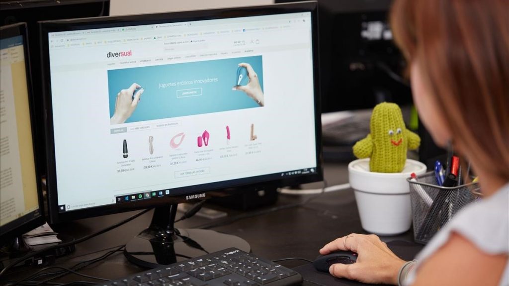 Por qué los hombres ven con malos ojos los juguetes eróticos 1 Moncloa compra juguetes eroticos