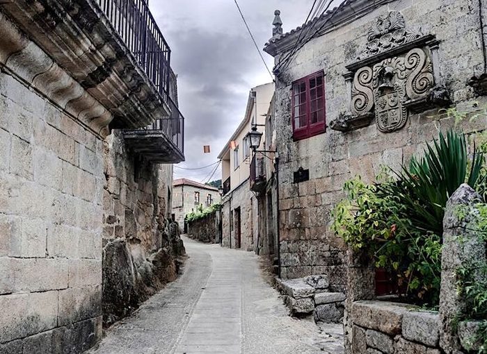 PAZOS DE ARENTEIRO, OTRO PUEBLO CON ENCANTO EN GALICIA