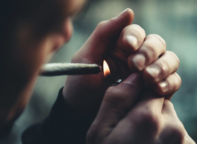¿ES MALO DEJAR DE FUMAR DE GOLPE?