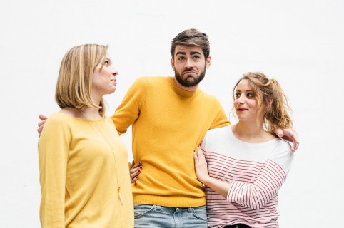 Relación abierta: las claves para que los celos no sean el 'tercero' en discordia 4 Moncloa confianza pareja