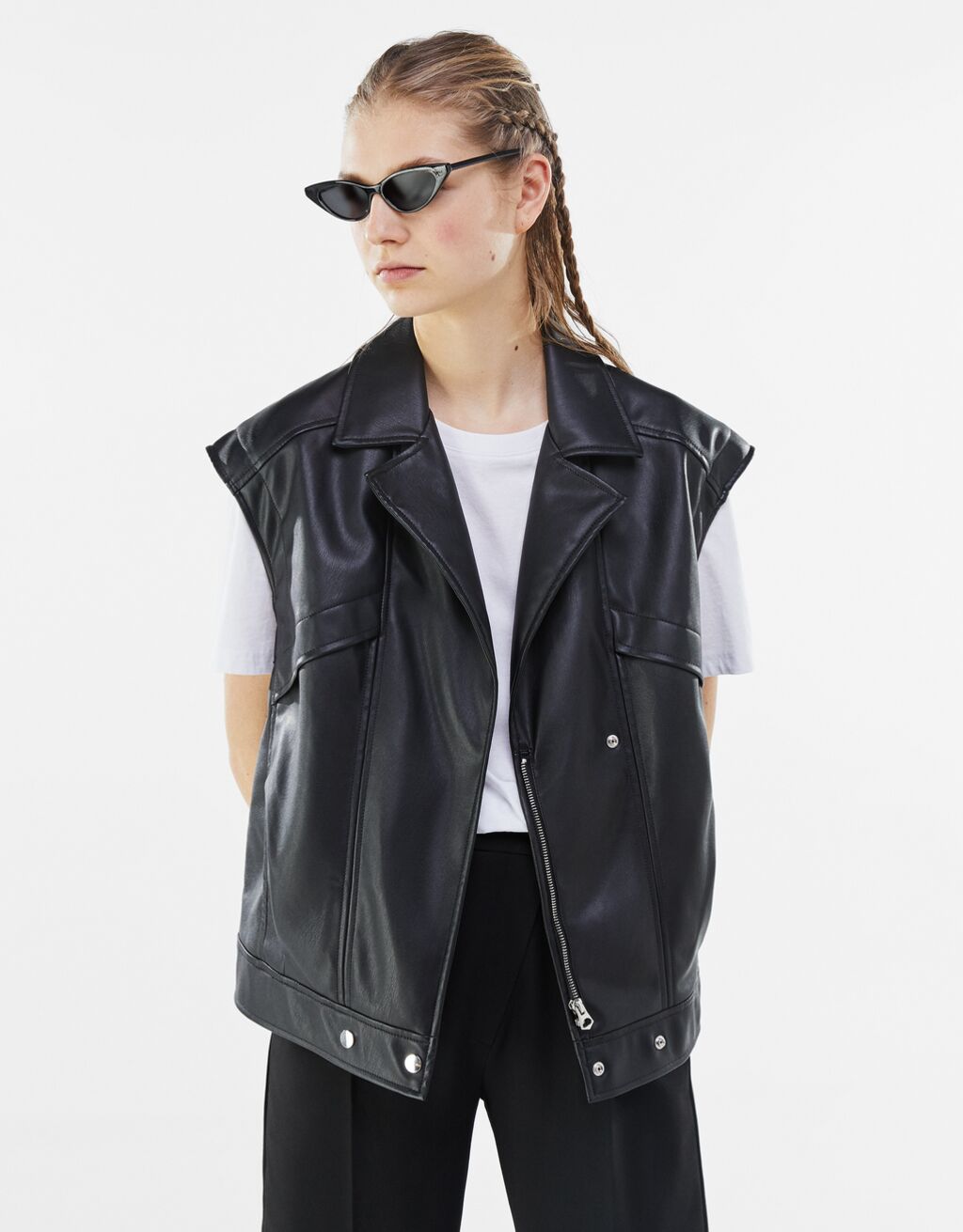 chaleco efecto piel bershka