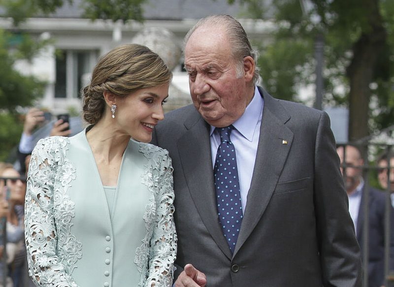 DON JUAN CARLOS LE PIDIÓ A FELIPE QUE SE DIVORCIARA