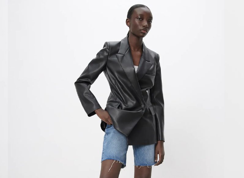 BLAZER ENTALLADA EFECTO PIEL DE ZARA