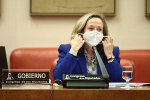 El caos del sistema de autonomías frena la recuperación de España tras la pandemia 1 Moncloa Calviño