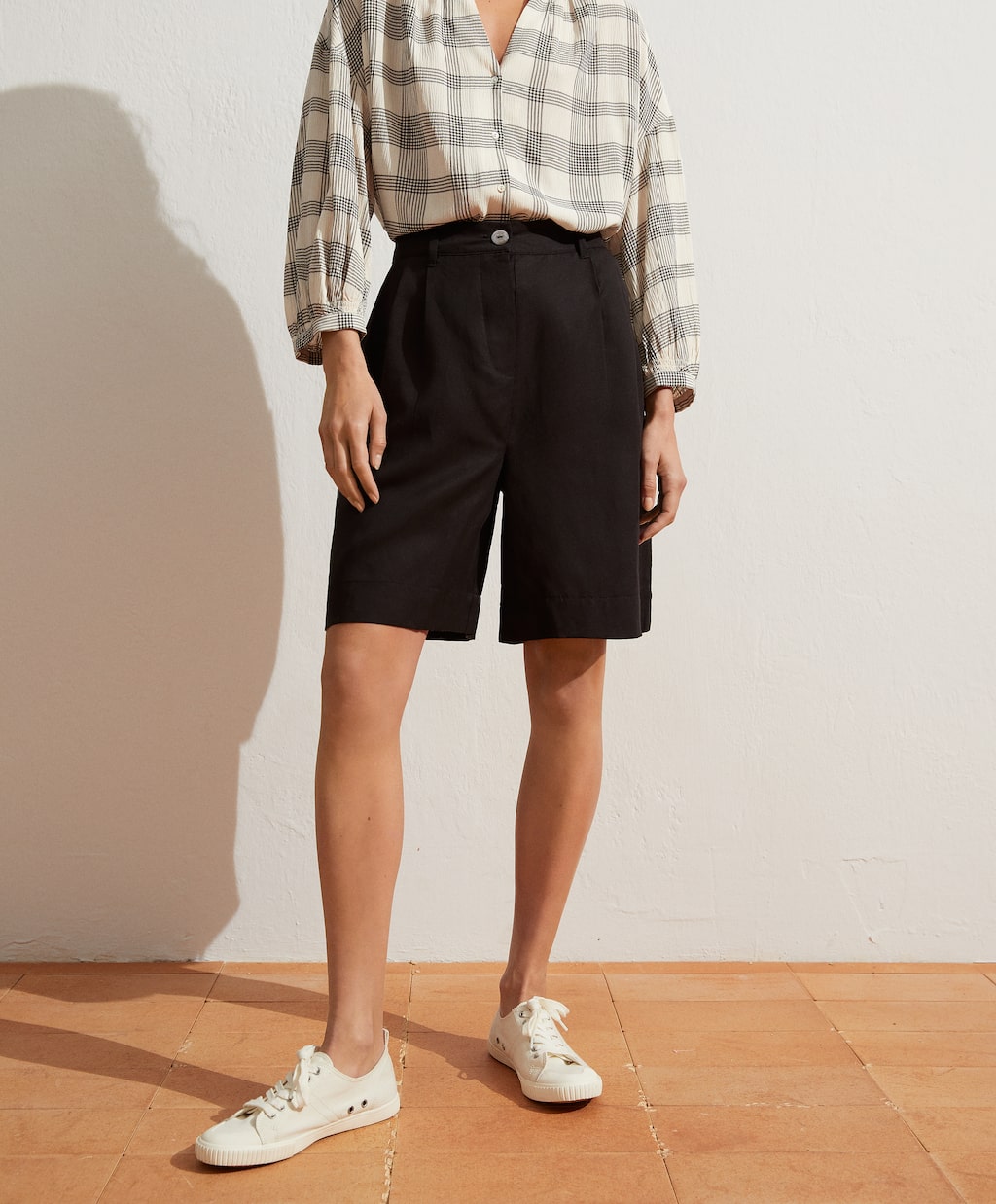 bermudas lino negro