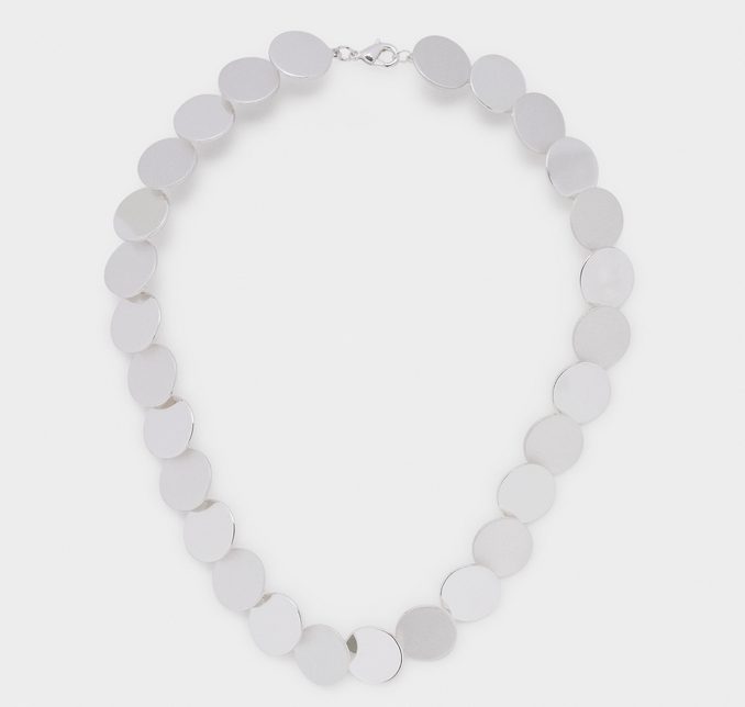 collar plateado