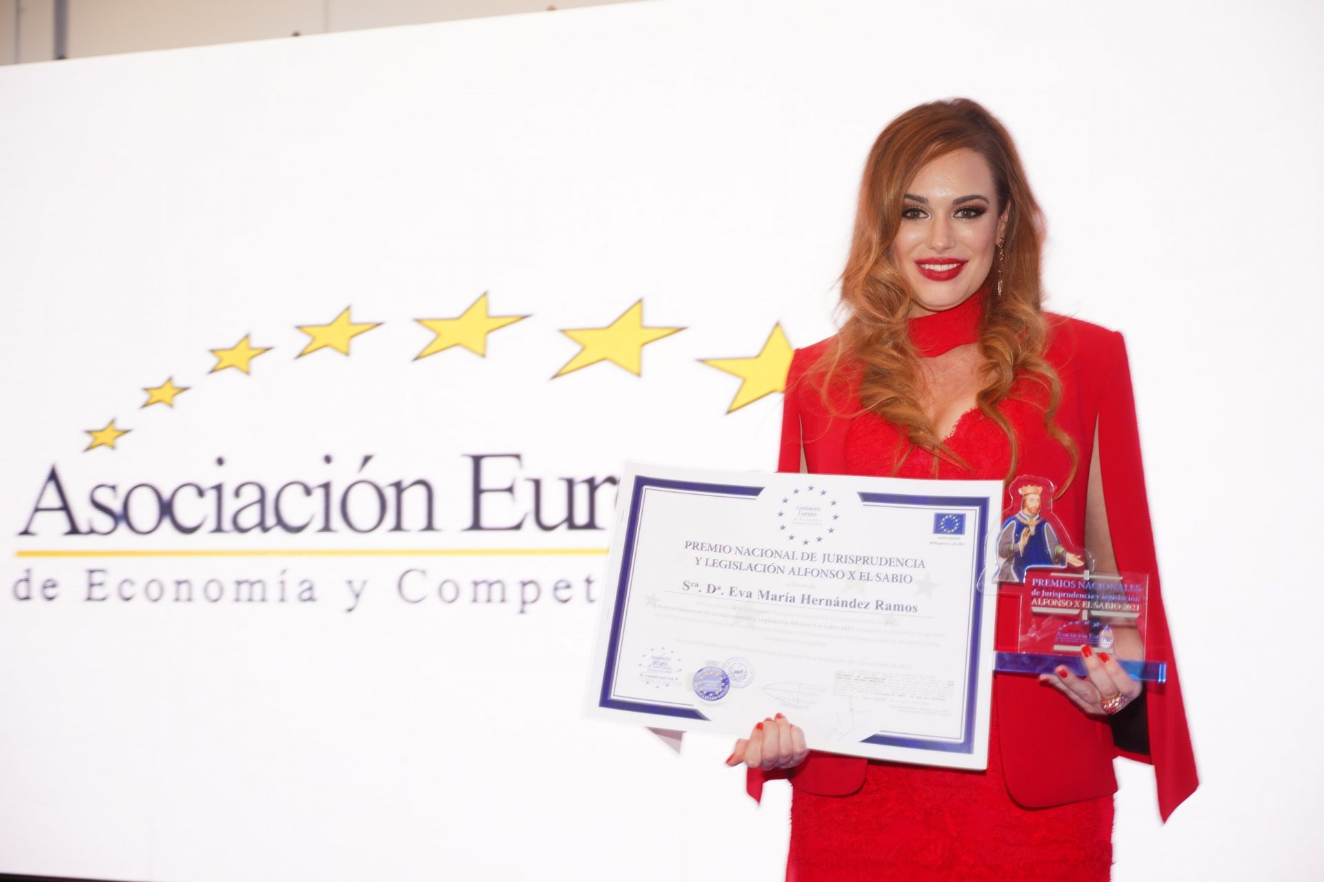 1620837788_Premio_nacional_de_jurisprudencia_y_legislacion_Alfonso_X_El_Sabio_Eva_Hern_ndez_Ramos_min
