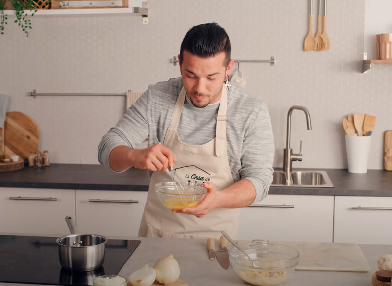 CÓMO PREPARAR LOS CANELONES DE AGUACATE CON TARTAR DE LUBINA