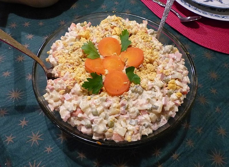 INGREDIENTES PARA PREPARAR LA ENSALADILLA RUSA CON THERMOMIX