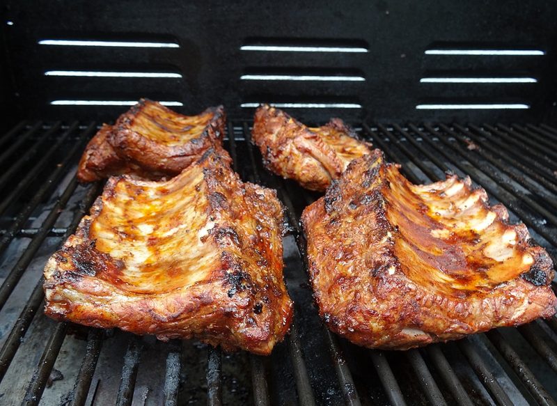 EL VINO PARA LAS COSTILLAS DE CERDO O CORDERO