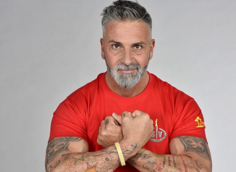 CARLOS ALBA ABANDONA EL REALITY