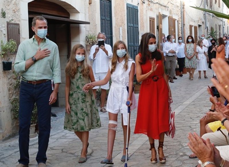 LAS VISITAS DE LA MONARCA AL COLEGIO