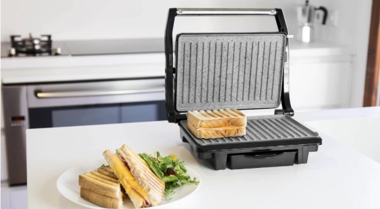 parrilla con revestimiento de piedra