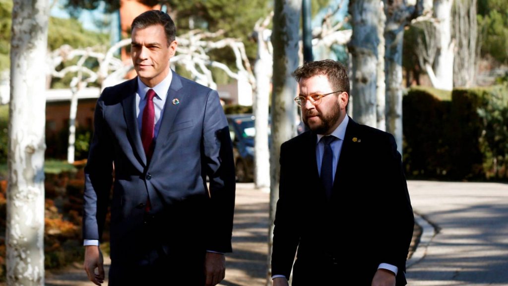 La soberbia puede a un Pere Aragonès vencido por Junts 2 Moncloa Aragonés visitó a Pedro Sánchez en junio de 2021