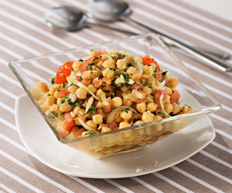 alimento ensalada de garbanzos