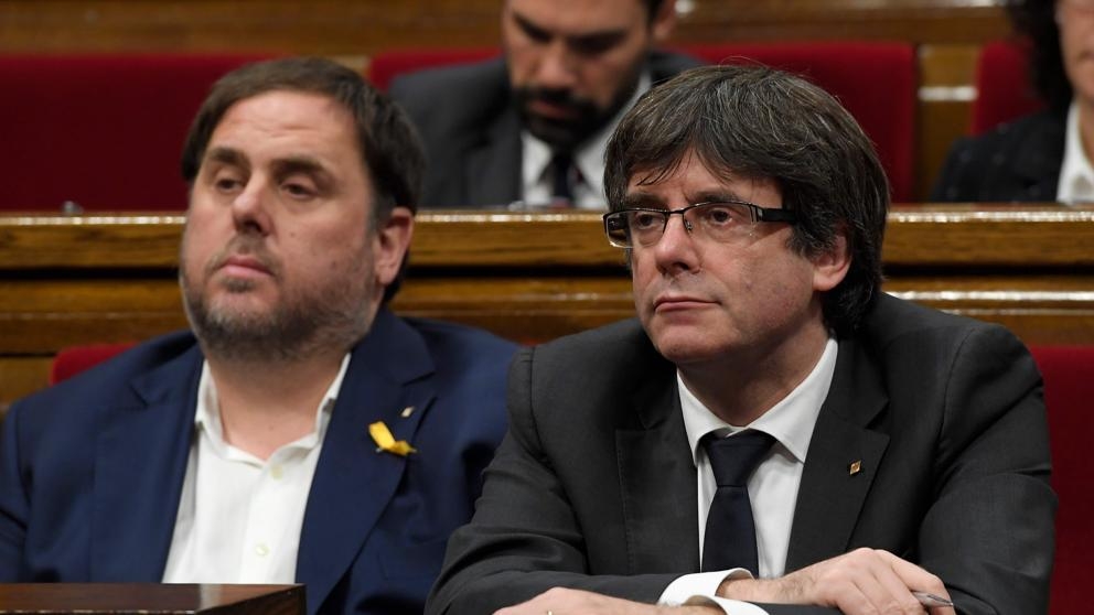 Puigdemont y Junqueras, líderes de Junts y ERC, en su época en el Parlament Junqueras gana la partida a Puigdemont en el CIS de Tezados de febrero