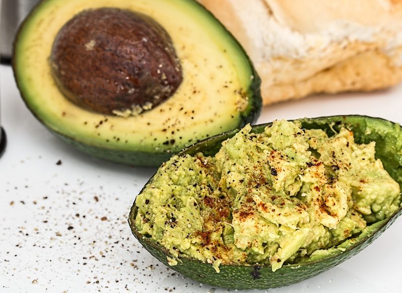 RECETA DE LOS AGUACATES CON CURRY Y GAMBAS DE MARTÍN BERASATEGUI