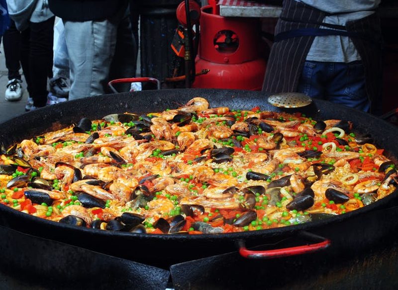 LOS BENEFICIOS DEL AZAFRÁN EN LA PAELLA
