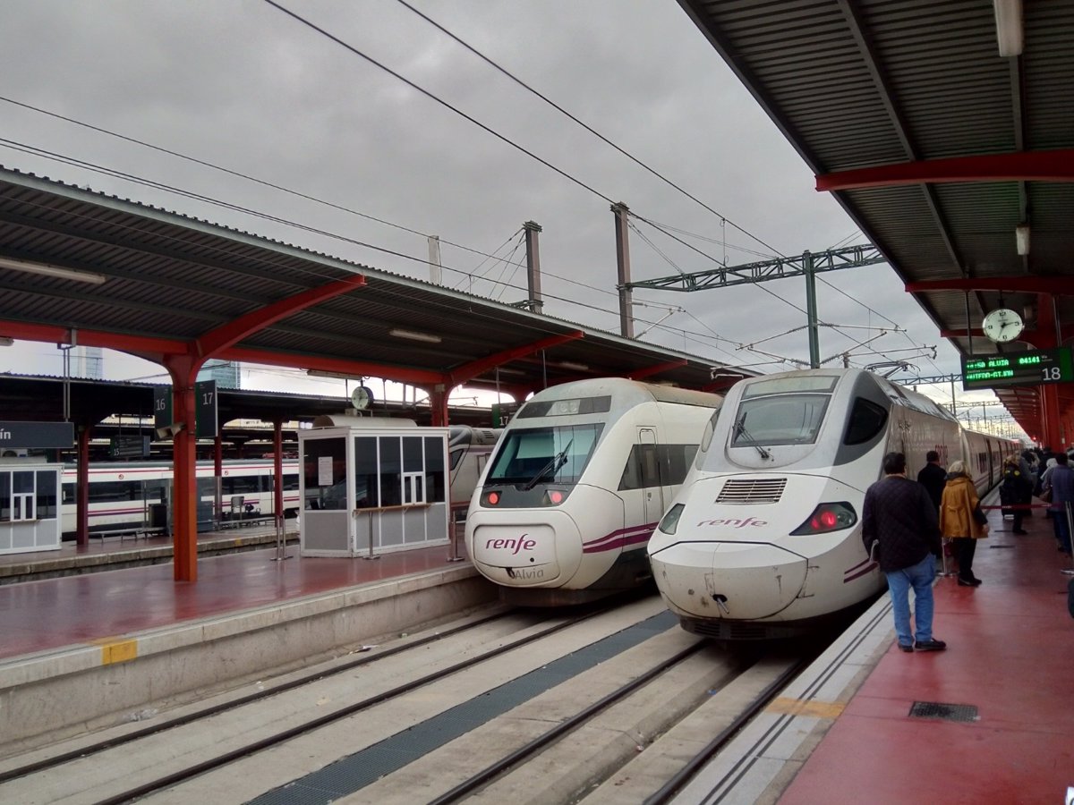 Renfe programa dos nuevos trenes Intercity con Madrid para atender la demanda de viajeros en fin de semana