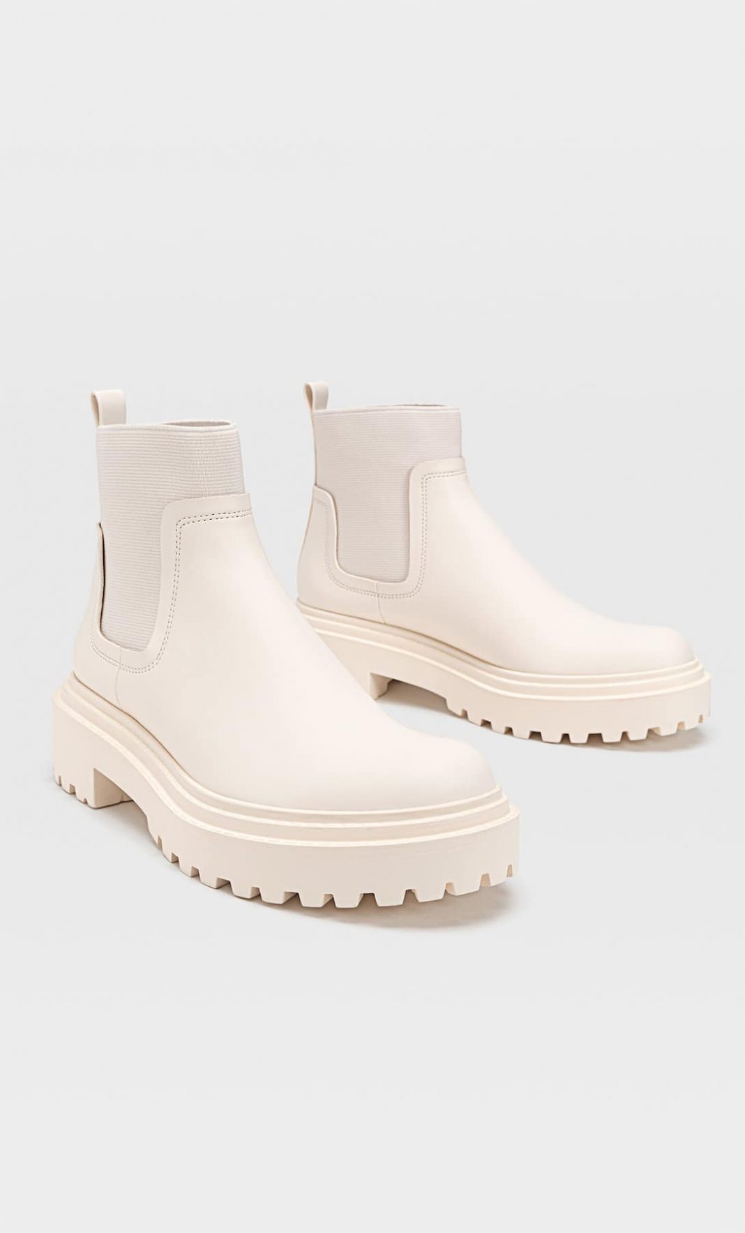 botin chelsea blanco stradivarius