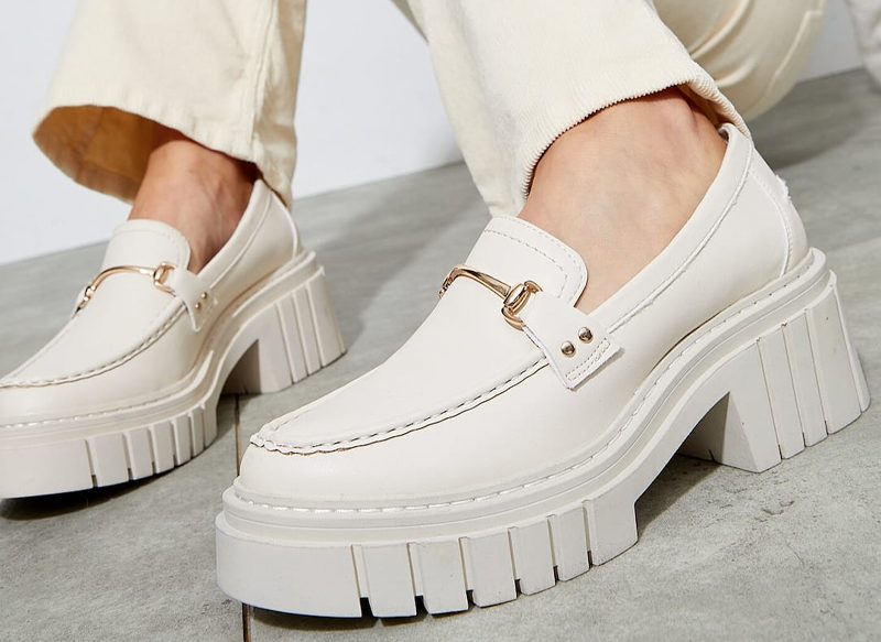 MOCASÍN DETALLE HEBILLA