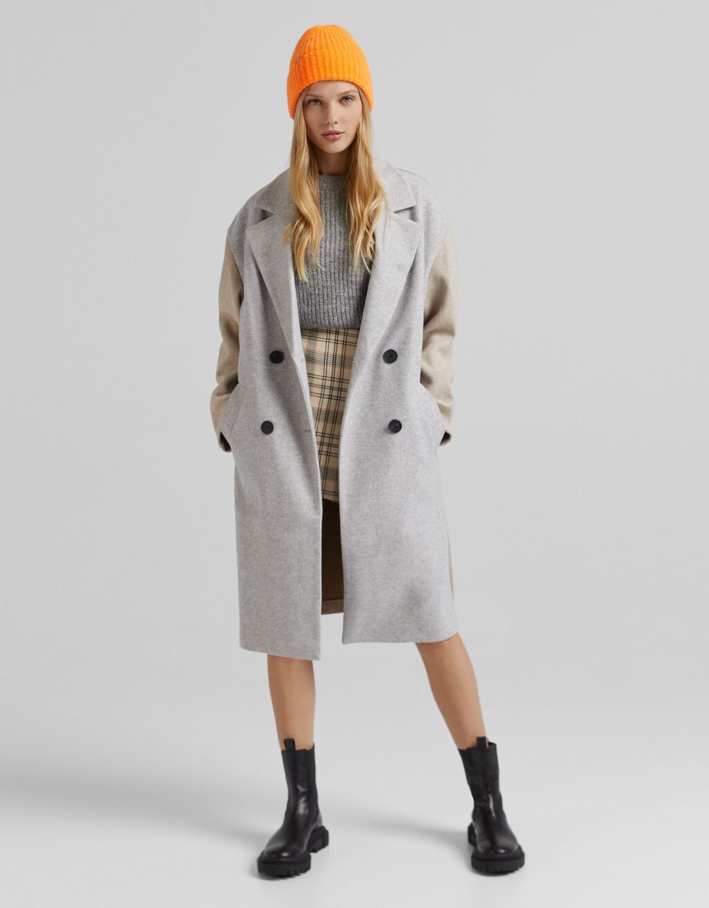 abrigo contraste bershka