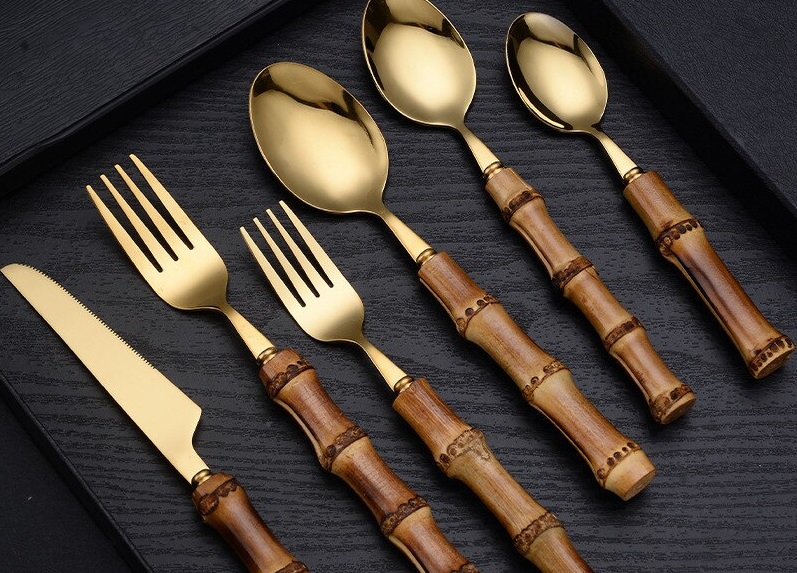 cubiertos de bambú