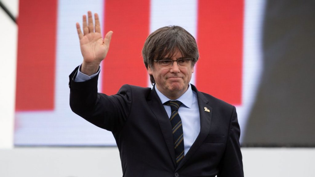 Sánchez y Puigdemont, la clave del tóxico romance despreciado por la derecha 1 Moncloa Carles Puigdemont, el ex presidente de la Generalitat es decisivo para gobernar en la España de Pedro Sánchez
