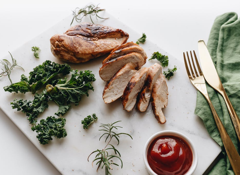 MÚLTIPLES BENEFICIOS DE LA CARNE DE POLLO