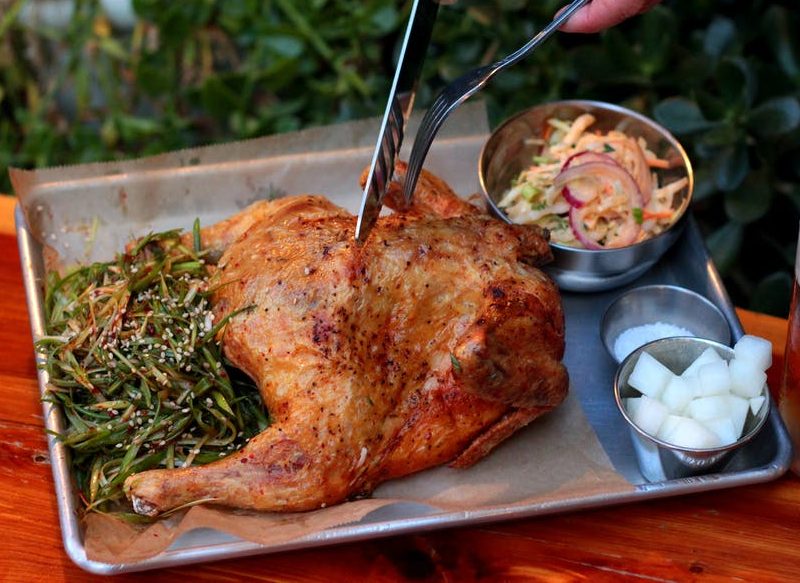 CÓMO ACOMPAÑAR EL POLLO ASADO RELLENO