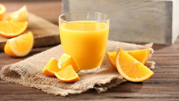 zumo de naranja salud