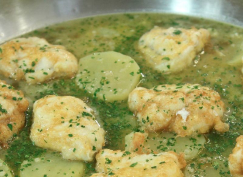 CONTINUANDO CON LAS PATATAS EN SALSA VERDE